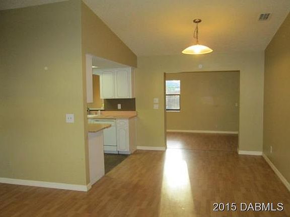 4th image of 2510 Royal Palm Dr