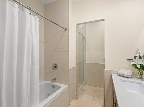 90 Bay Street Landing image 32 of 49