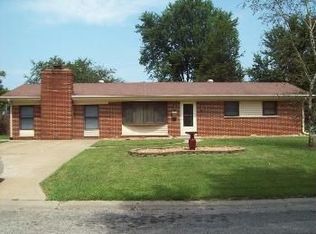 15 Stratford Way, Belleville, IL 62226