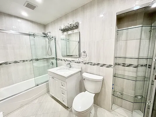 Rented by Amorelli Realty | media 6