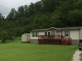 25 Hummingbird Ln, Paintsville, KY 41240