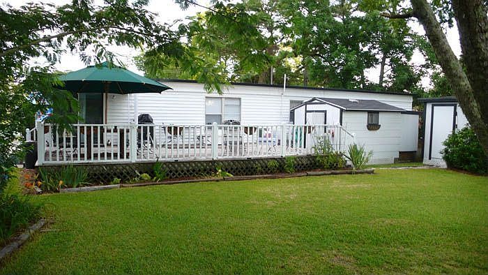 2nd image of 549 W Beaufort Rd