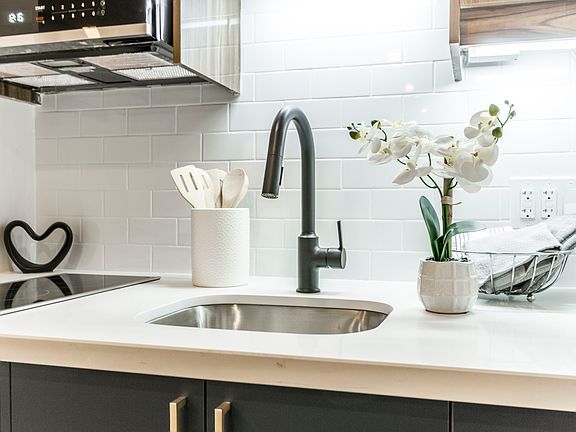 5th image of 79 Duke St #303