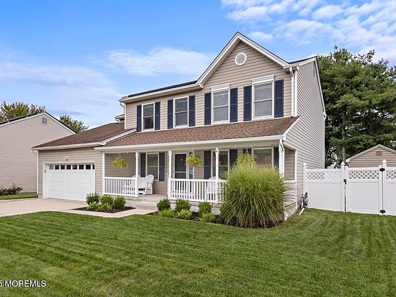 3rd image of 15 Brentwood Drive