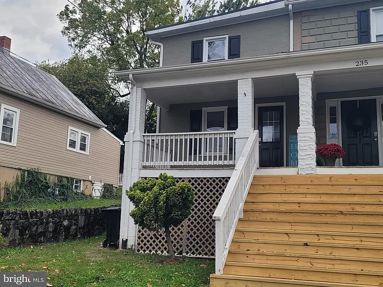 235 Millwood Ave — Photo 2