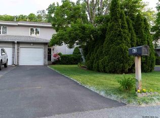 62 Velina Dr, Albany, NY 12203