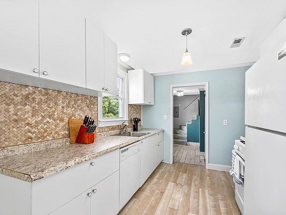 5th image of N2456 Mildred STREET