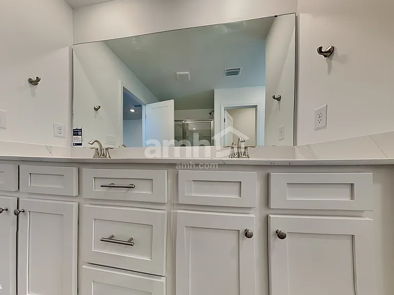 416 Armstrong Curv — Photo 12