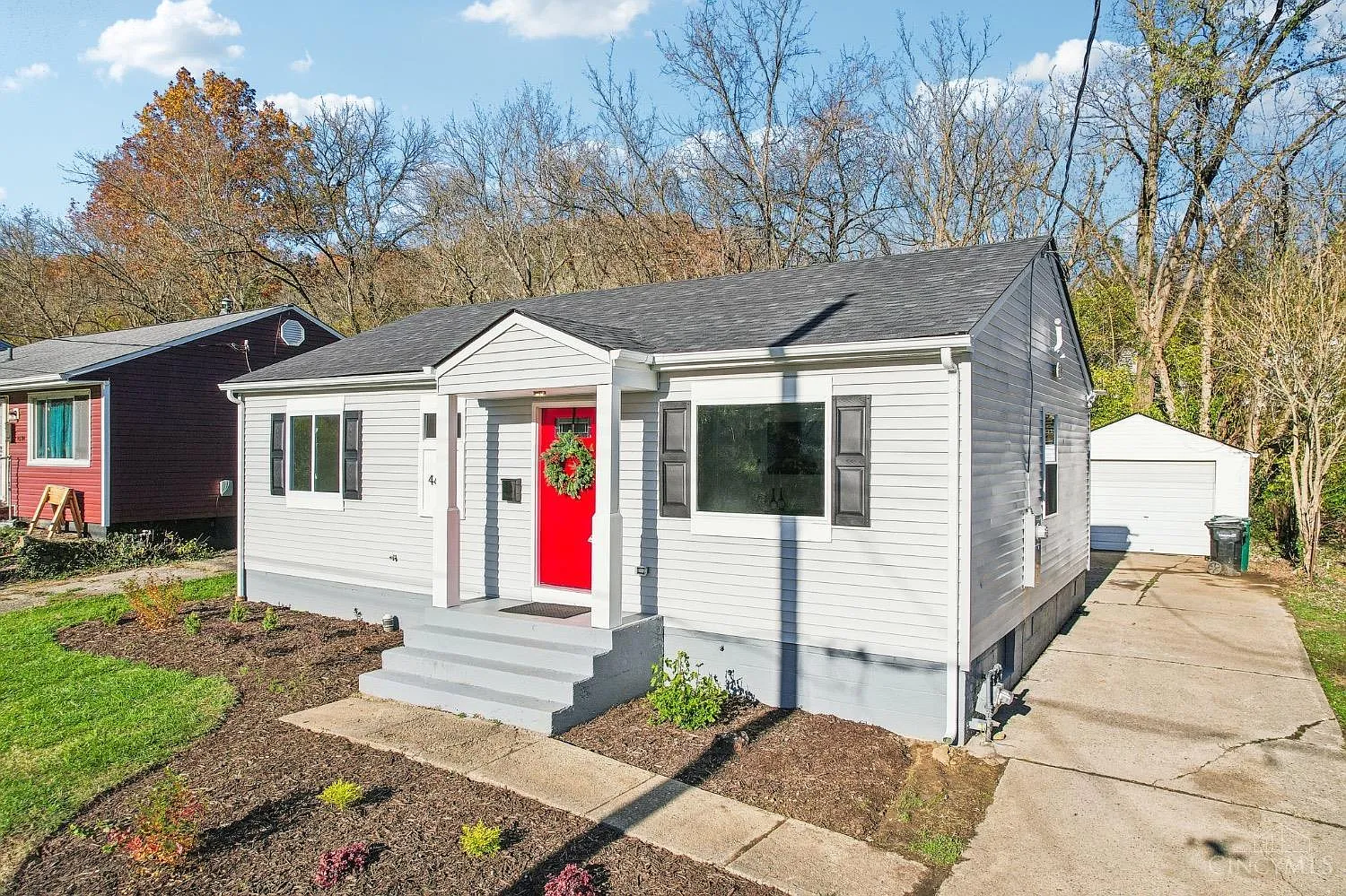 4682 Kirby Ave photo 1