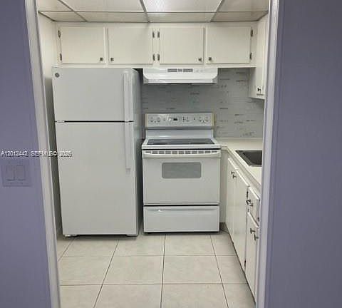 2nd image of 384 Durham L #L