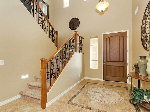 4th image of 2731 E Carob Dr