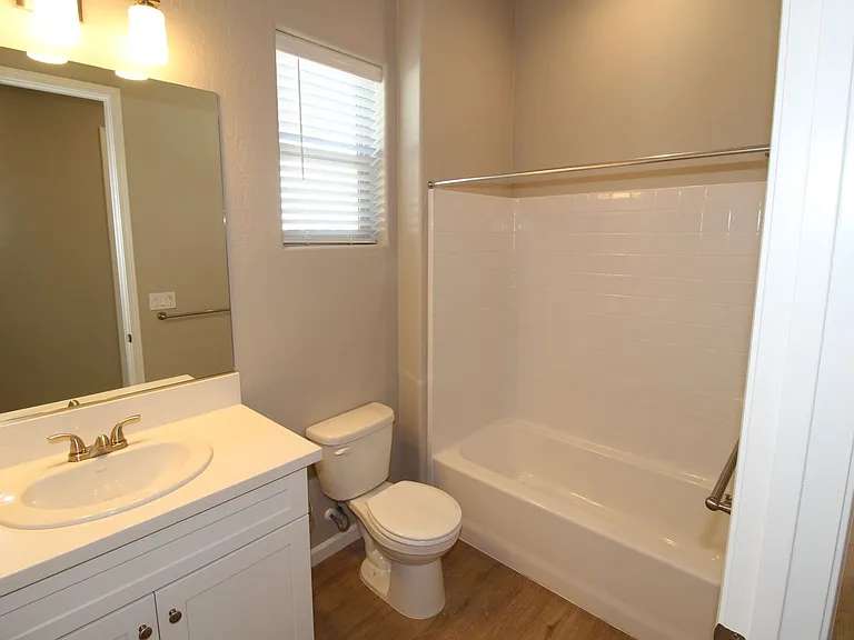 2383 N Arthur Ave — Photo 4