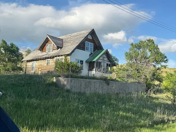 305 E 2nd St, Crookston, NE 69212