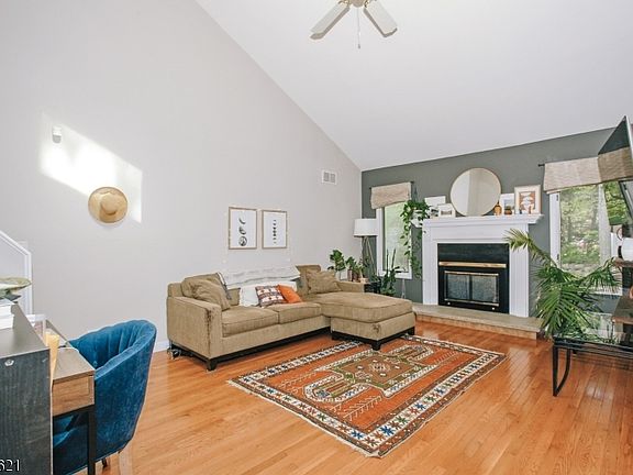 3rd image of 139 Decker Rd APT 14