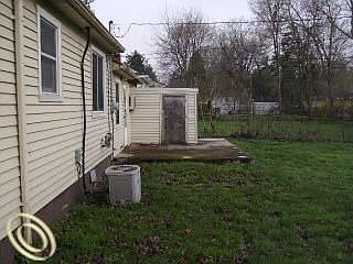 5th image of 22450 Lilac St