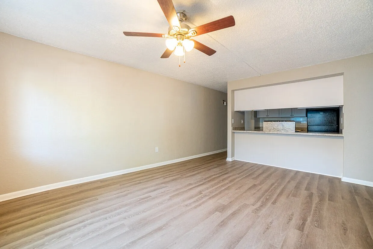 Lago Bello Apartment Homes — Photo 3