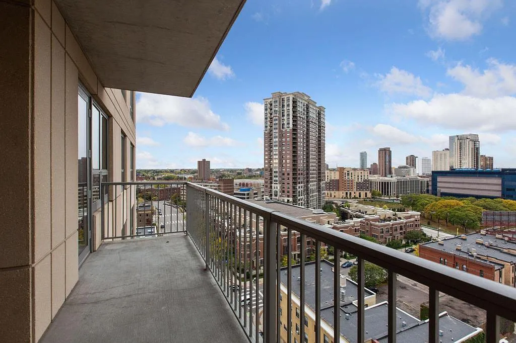 2 bed, 2.0 bath, 1120 sqft, $2,350 — Photo 3