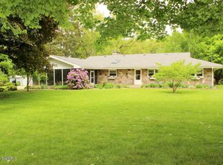 508 Crest Ln, Jonesville, MI