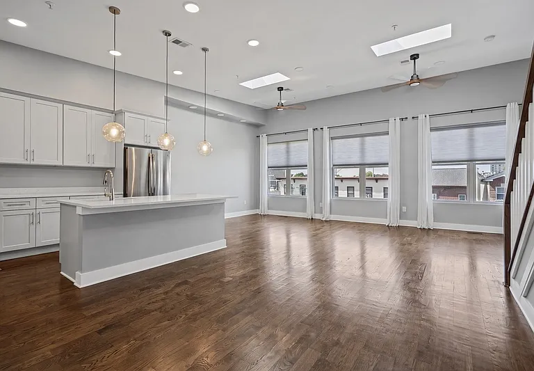 50 Laidlaw Ave #3 — Photo 3