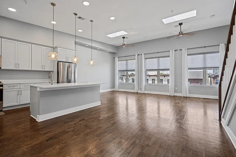 50 Laidlaw Ave #3