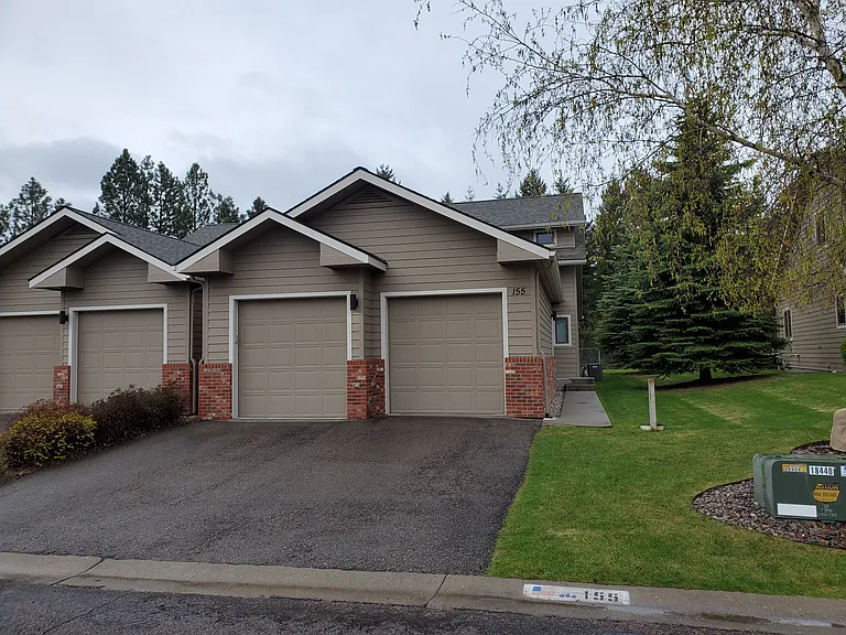 155 Fairway Blvd — Photo 1