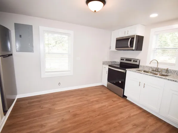 5816 Robinson St, Hanahan, SC