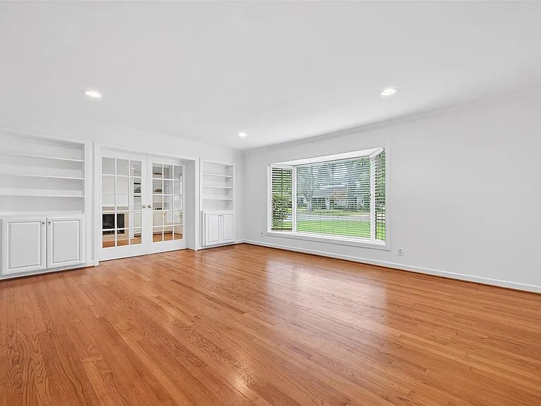 5643 Piping Rock Ln — Photo 7