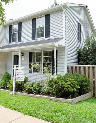 2nd image of 814 Wide Oak Ct