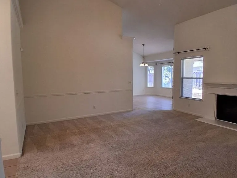 551 Lester Ave — Photo 15