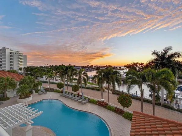 1325 Snell Isle Blvd NE Unit 302, Saint Petersburg, FL 33704