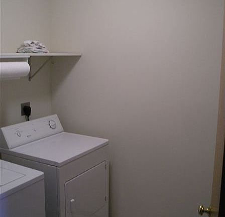 627-629 Shah Avenue laundry