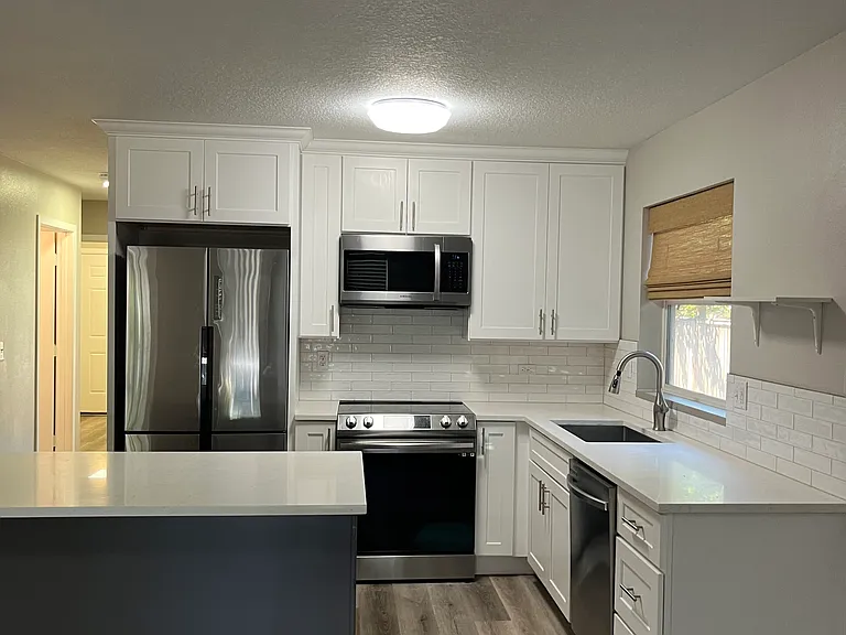 3619 N Missouri Ave — Photo 3