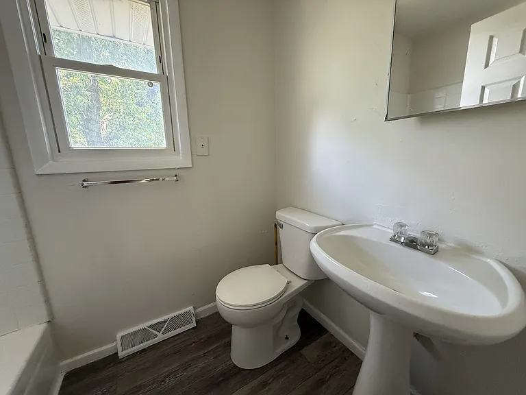 207 N Central Ave — Photo 9
