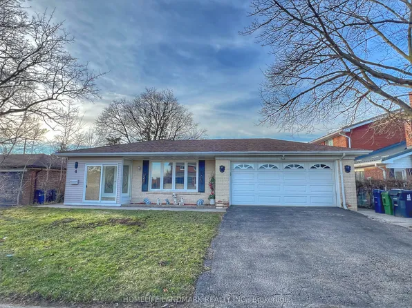 4 Ferncrest Gate, Toronto, ON M1W 1C2
