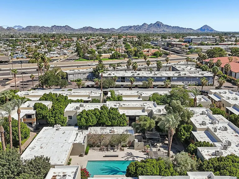 Palm Desert Apartments — Photo 39
