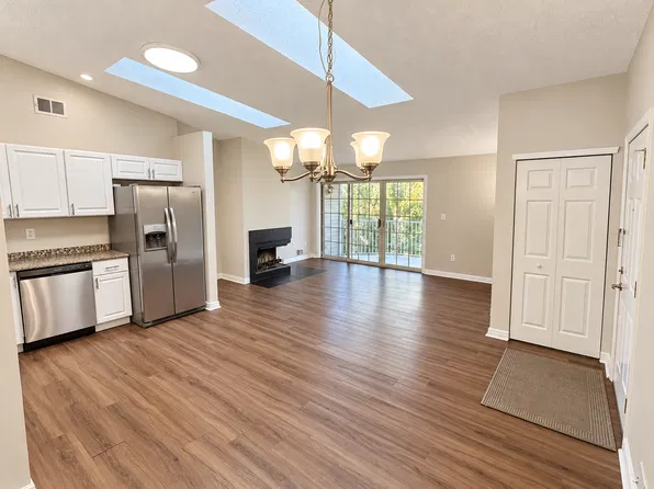 135 Rachel Ct, Franklin Park, NJ 08823