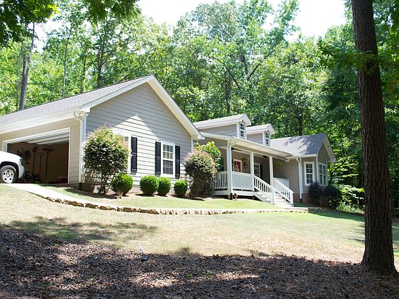 2nd image of 62 Fawn Ln