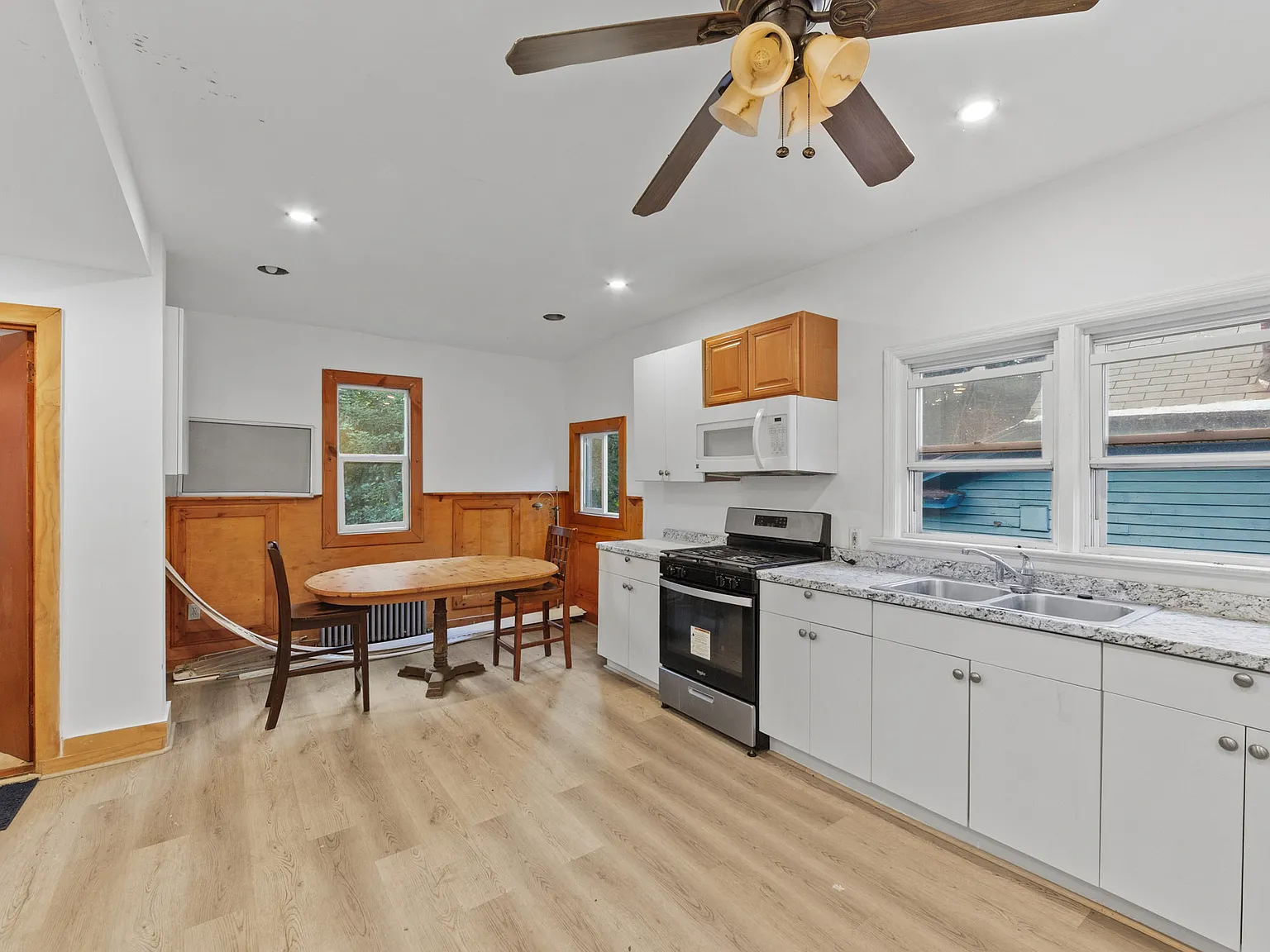 2 bed, 3064 sqft, $2,000 — Photo 3