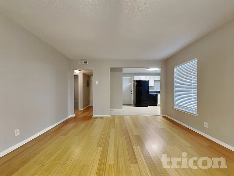 706 Olney Dr — Photo 3