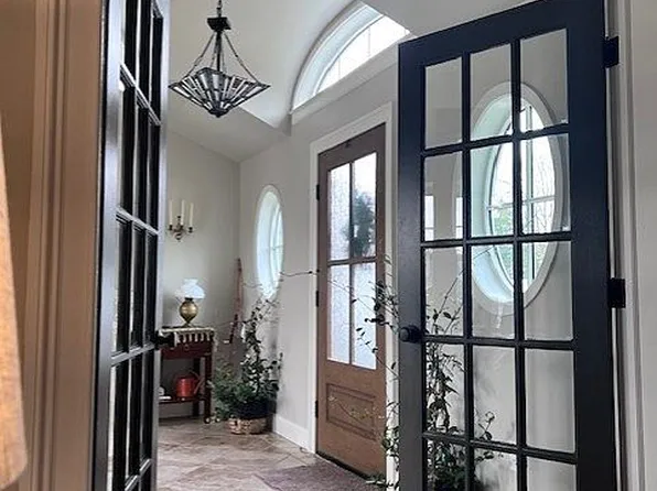 15 Casey Rd, Holland, PA 18966