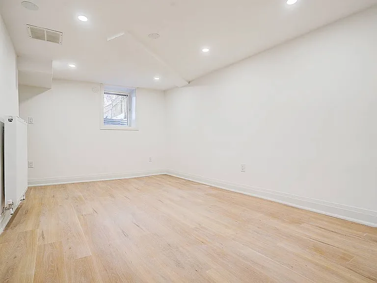 75 Kendal Ave #BASEMENT — Photo 10