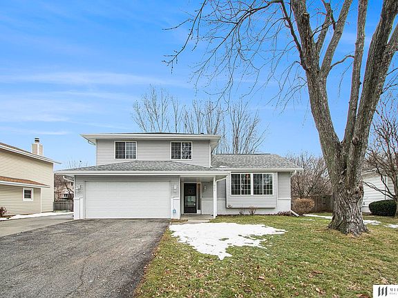 2nd image of 809 Donegal Dr