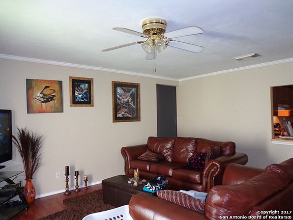 3rd image of 6730 Honeyridge Ln