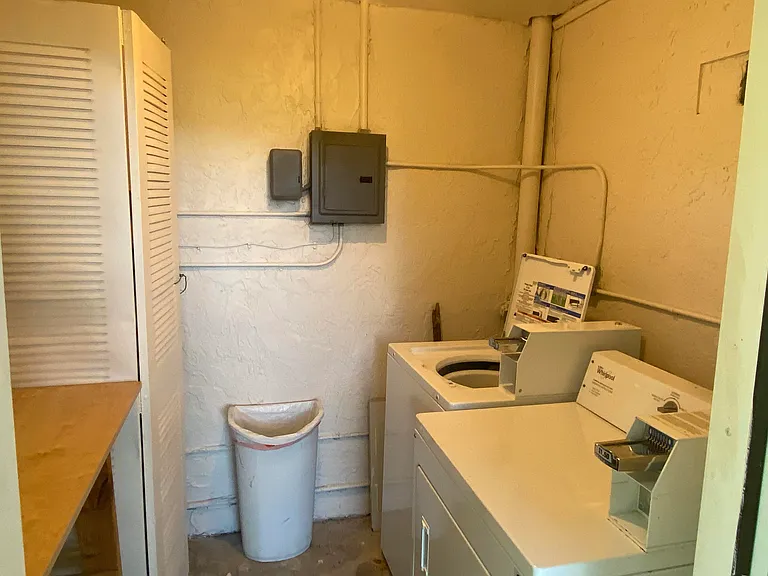 850 SW 9th Ave #1-4 — Photo 9