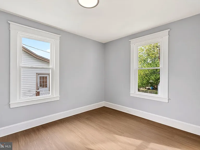 29 W Elm Ave — Photo 24