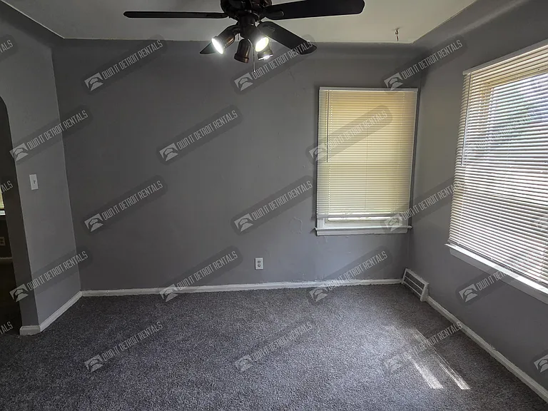 11591 Roxbury St — Photo 4