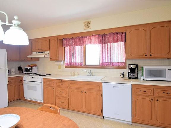 5th image of 8604 Scarlet Oak Ln