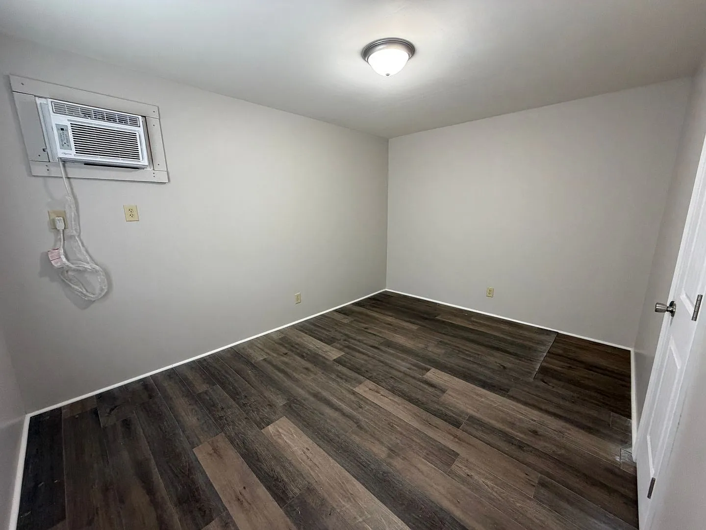 2425 1/2 Broad St — Photo 3