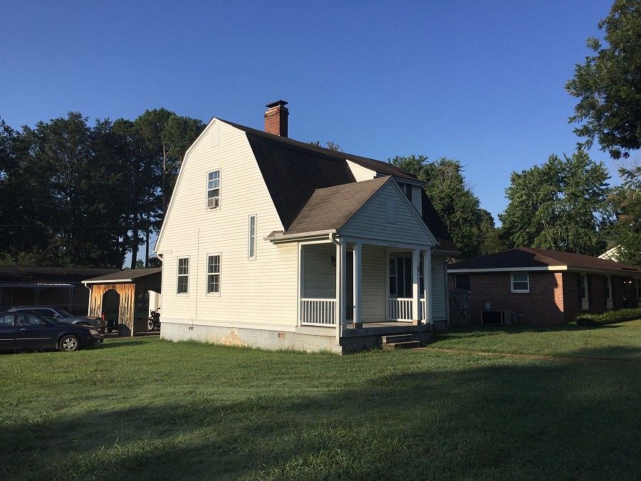 2nd image of 1524 Pinehurst Blvd