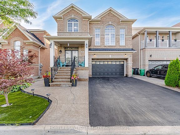 3rd image of 11 Swales Cres